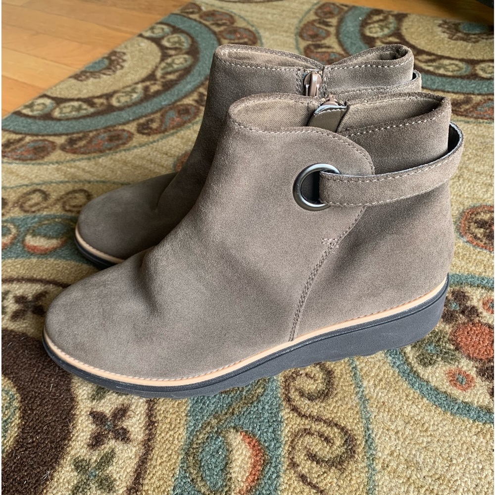 Collection by Clark’s Sharon Spring olive/brown suede wedge bootie